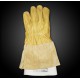 Leather glove cover of dieléctrico